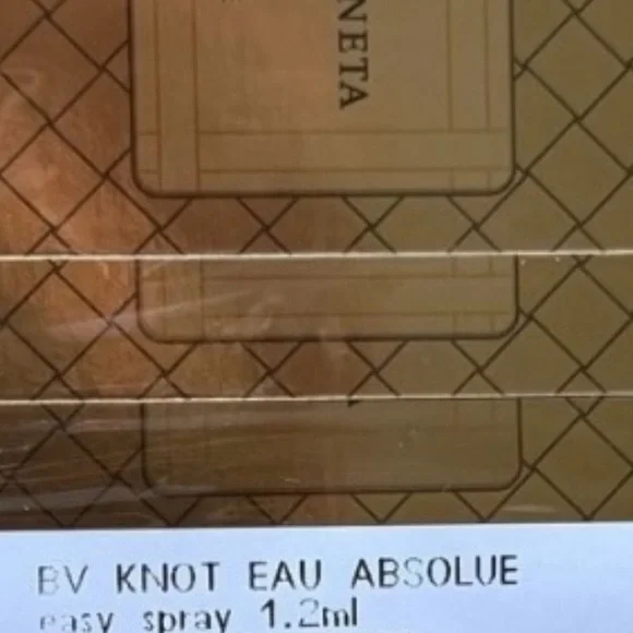 Bottega Veneta Knot Eau Absolue Fragrance
Original sealed package of 12 - Picture 3 of 5